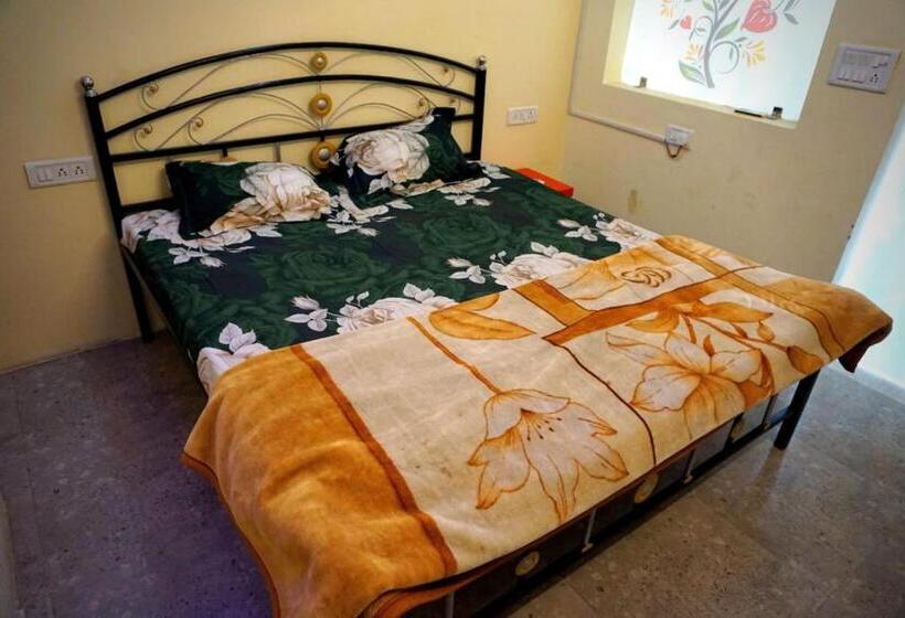 فندق Surya Resort