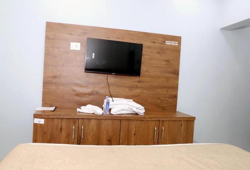 فندق Twarita Executive Lodge