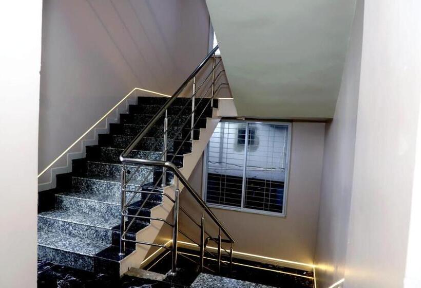 فندق Twarita Executive Lodge