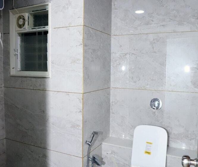 فندق Twarita Executive Lodge