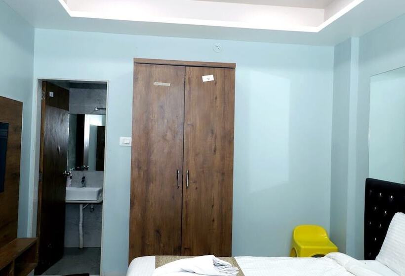 فندق Twarita Executive Lodge