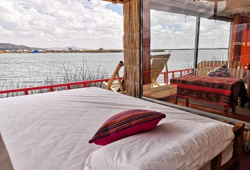 호텔 Uros Suma Qhota Lodge