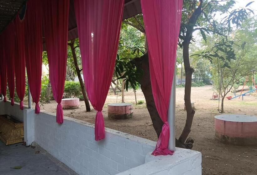 호텔 Farm House At Wego Garden