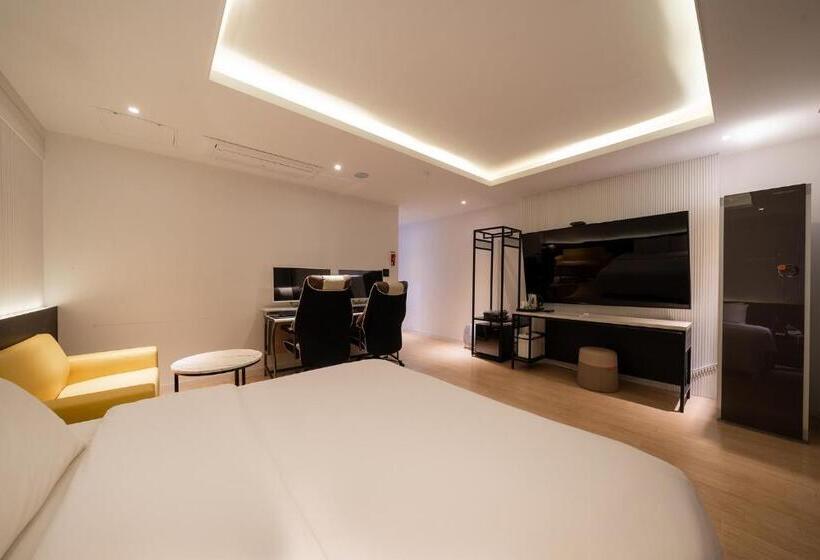 מוטל 호텔 1가