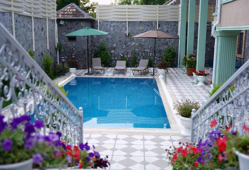 پانسیون Efendi Qonaq Evi