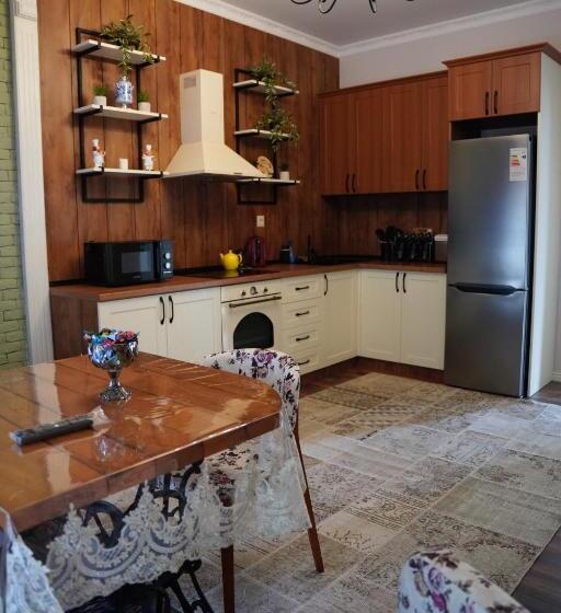 پانسیون Efendi Qonaq Evi