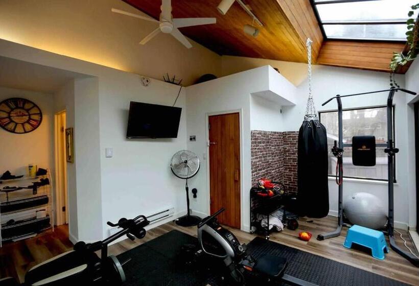 ペンション Fisher S Whart Individual Artistic Studio