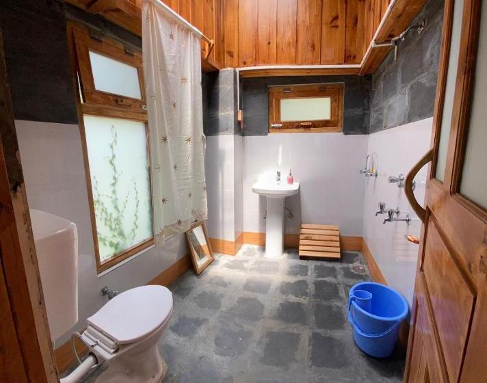 膳宿费 Great Escape   Tirthan