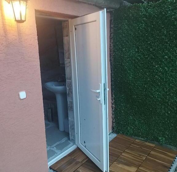 پانسیون Guest House Myoni