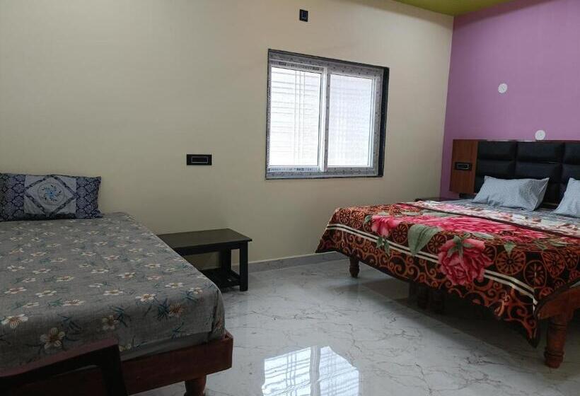 פנסיון Hampi Travellers Guest House