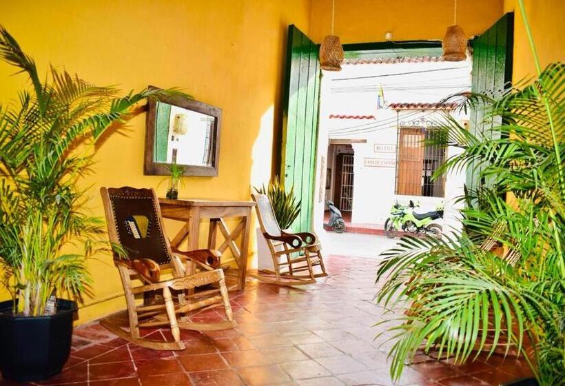 פנסיון Hostal La Momposina