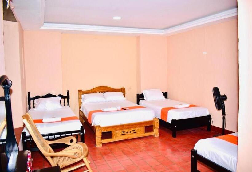 פנסיון Hostal La Momposina