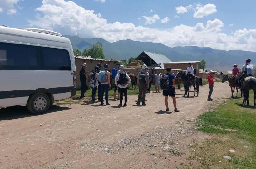 پانسیون Kyzart Guest House