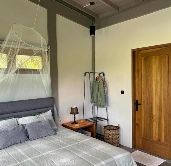 Пансион Liontree Villa