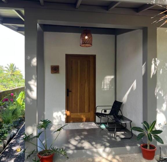 پانسیون Liontree Villa