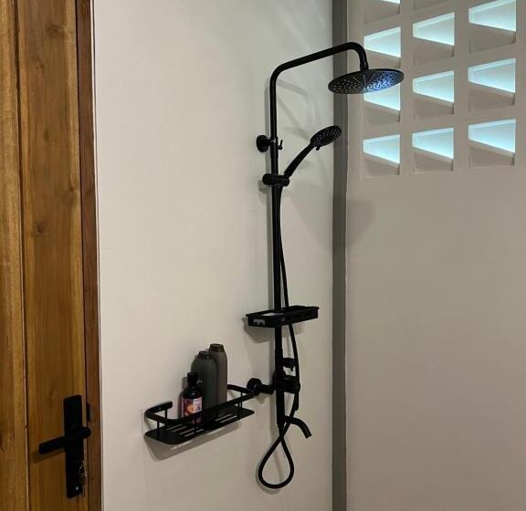 Пансион Liontree Villa