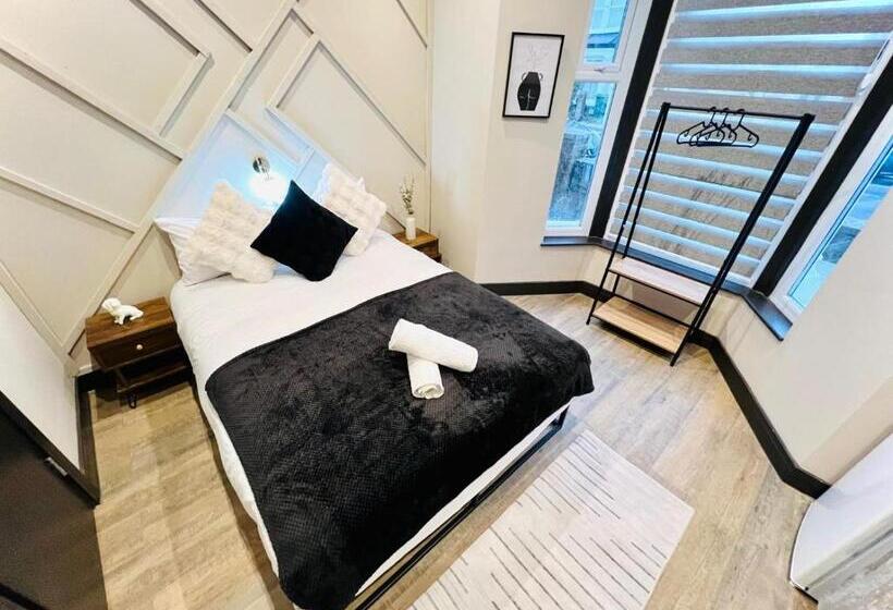 بنسيون London City Center Studio, High Standard