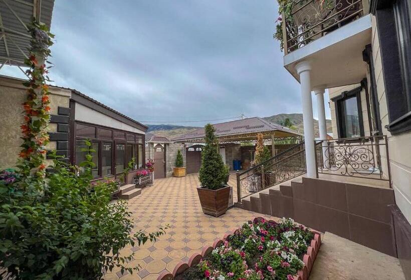 پانسیون Nur Guest House