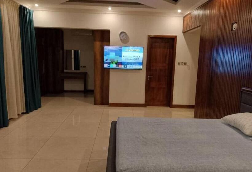 Пансион Oyster Golf 3 Sakumono   Holiday Apartments