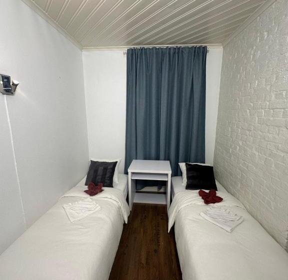 پانسیون The Station Central Apartments