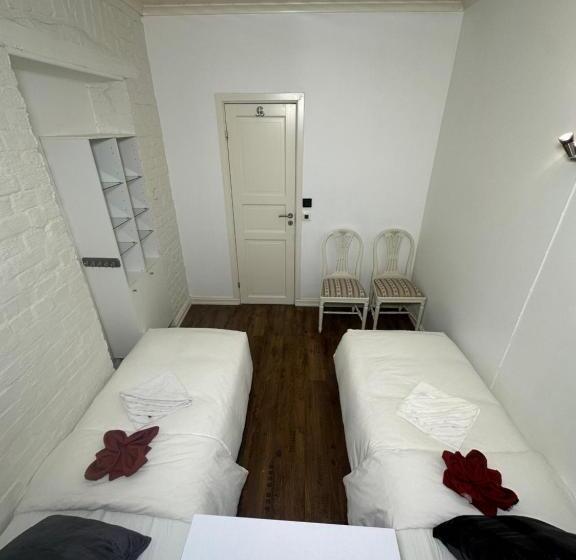 پانسیون The Station Central Apartments