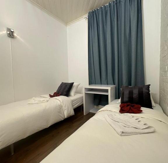 پانسیون The Station Central Apartments