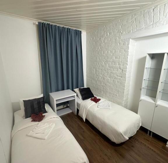 پانسیون The Station Central Apartments