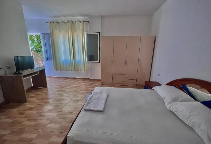 膳宿费 Vlora Garden Terrace