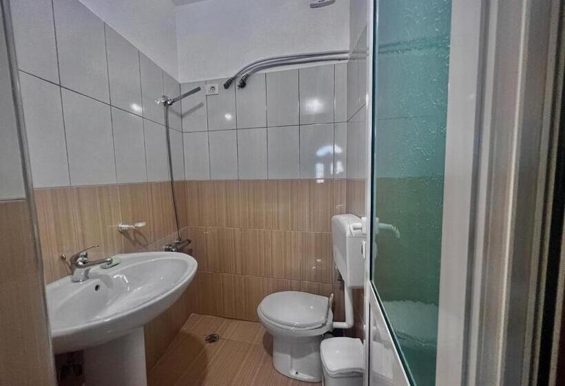 膳宿费 Vlora Garden Terrace