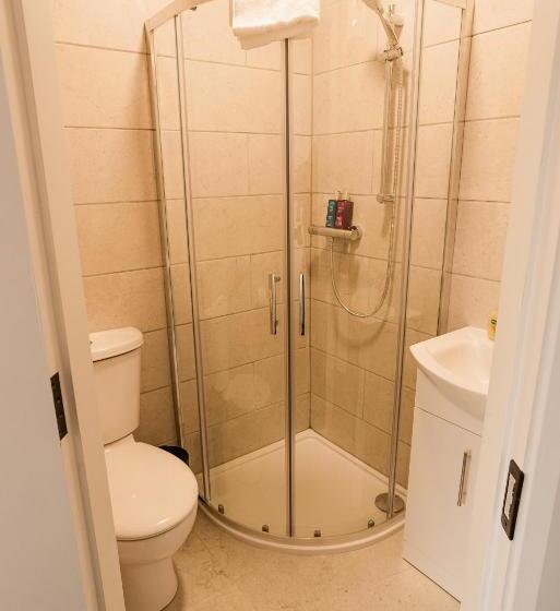 פנסיון Westwood Court