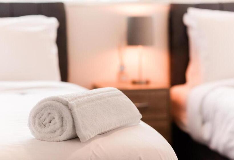 פנסיון Westwood Court