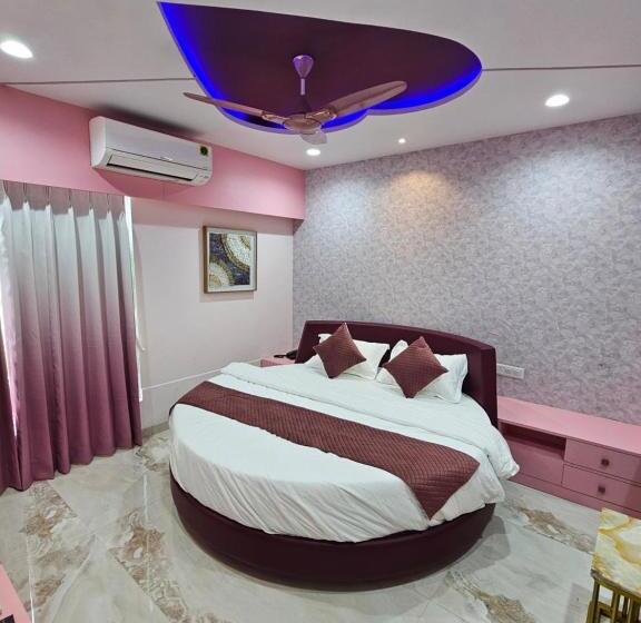 The Eiffel Hotel & Banquet