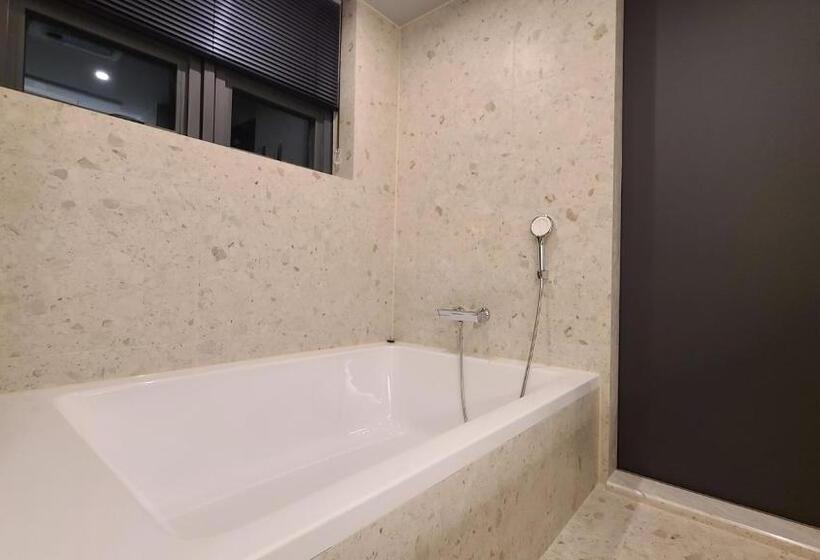 The Plain Hotel Dongyang