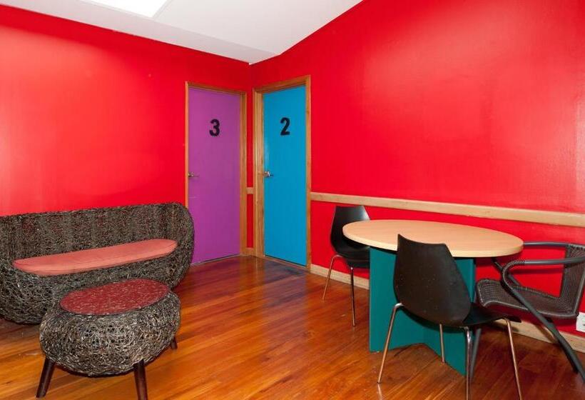 فندق صغير 85 On Bealey