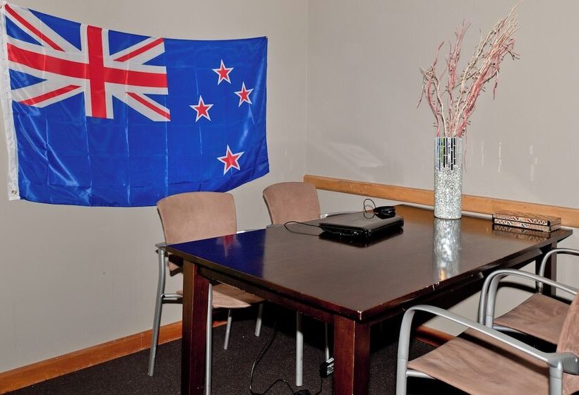 فندق صغير 85 On Bealey