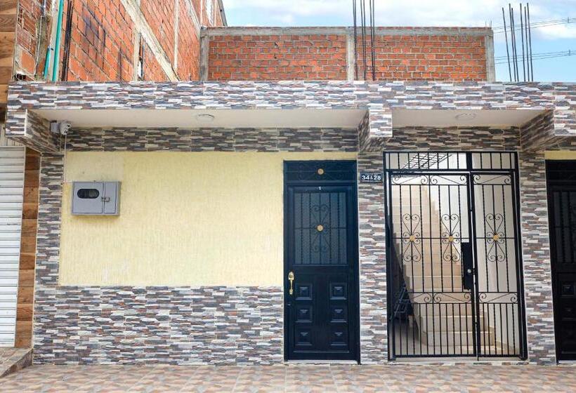 ユースホステル Alojamiento El Portal Del Poblado