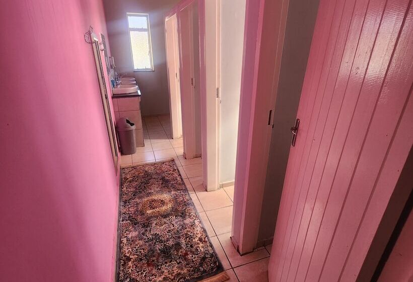 فندق صغير Sunny Lodge