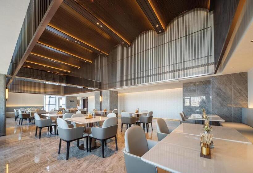 Atour Hotel Zhengzhou Erqi Plaza David City