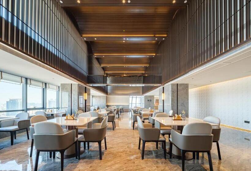 Atour Hotel Zhengzhou Erqi Plaza David City