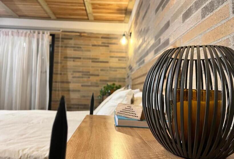 Autenthico Sajonia Hotel Aeropuerto