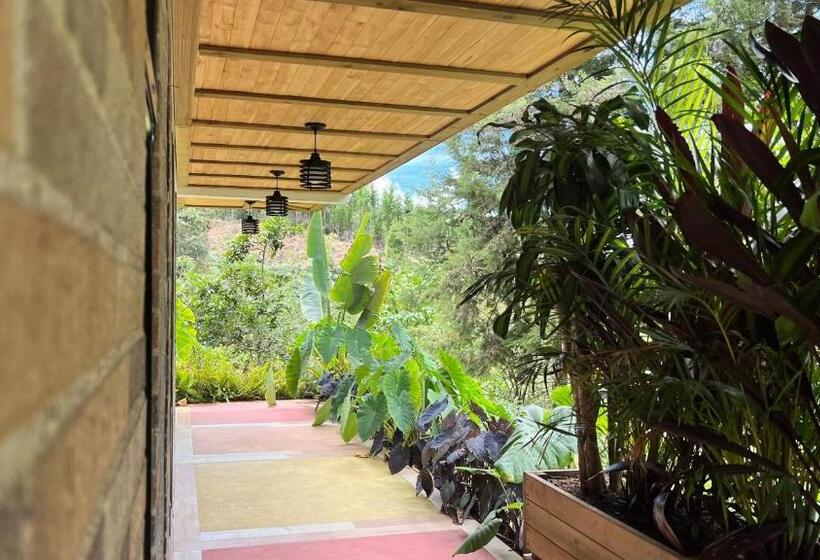 Autenthico Sajonia Hotel Aeropuerto