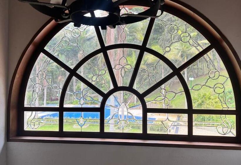 Autenthico Sajonia Hotel Aeropuerto