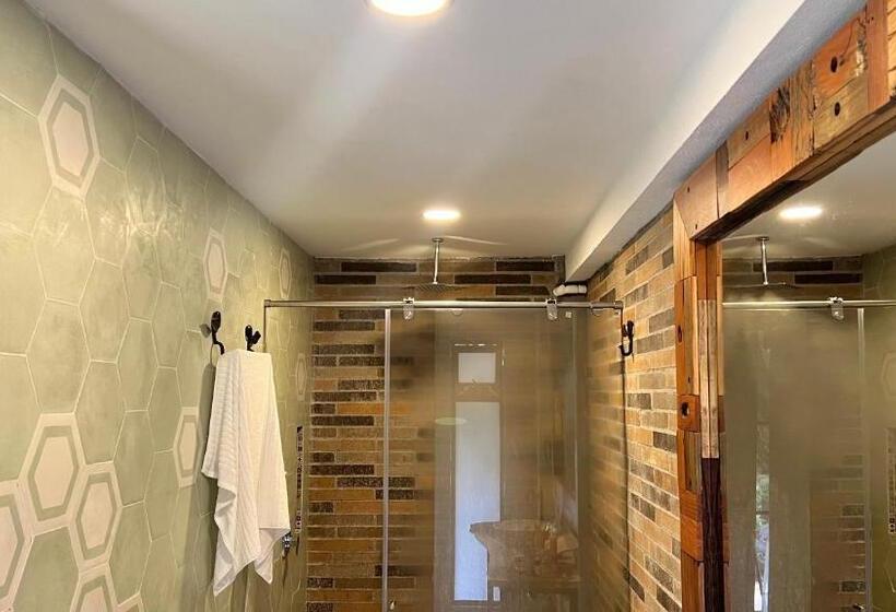 Autenthico Sajonia Hotel Aeropuerto