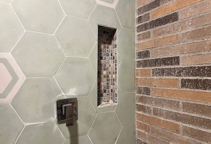 Autenthico Sajonia Hotel Aeropuerto