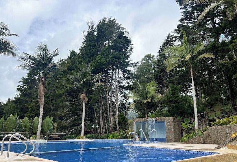 Autenthico Sajonia Hotel Aeropuerto