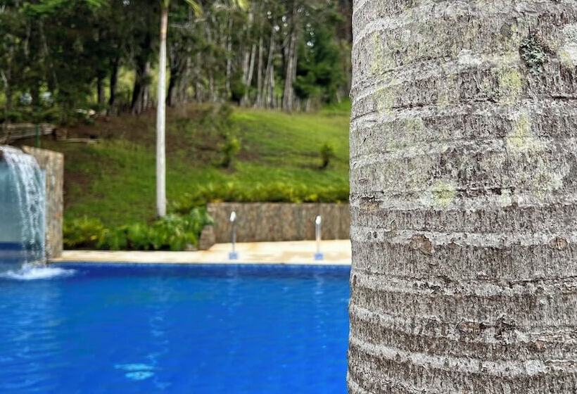 Autenthico Sajonia Hotel Aeropuerto