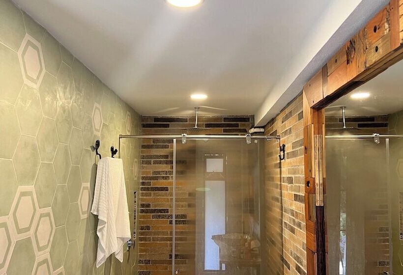 Autenthico Sajonia Hotel Aeropuerto