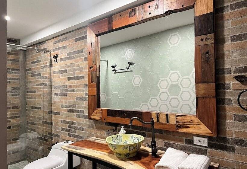 Autenthico Sajonia Hotel Aeropuerto