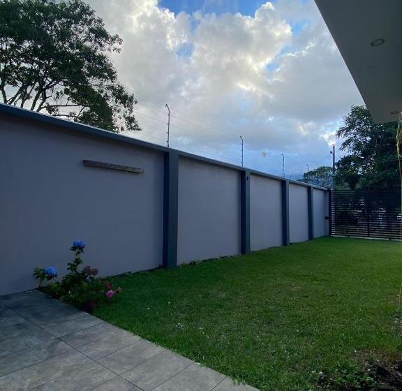 민박 El Palacete De La Duqueza , Siéntete Como En La Realeza En Macas