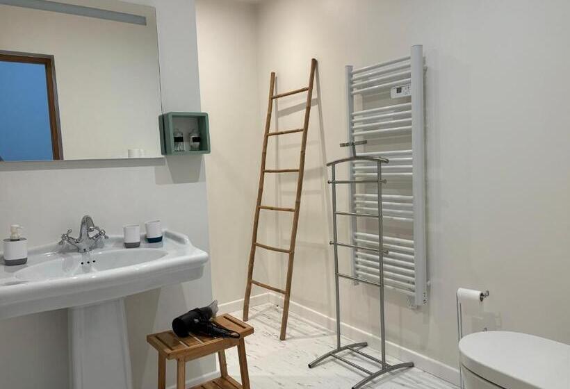 مبيت وإفطار Les Communs De Chiffrevast